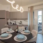 شقة Spacious 2bdr With Balcony Arco-sempione Area, By Rentopolis *