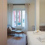 Spacious 2bdr With Balcony Arco-sempione Area, By Rentopolis ميلان
