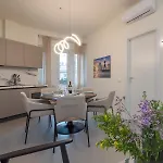 Spacious 2bdr With Balcony Arco-sempione Area, By Rentopolis * ميلان