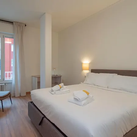 Spacious 2bdr With Balcony Arco-sempione Area, By Rentopolis Apartmán Milán