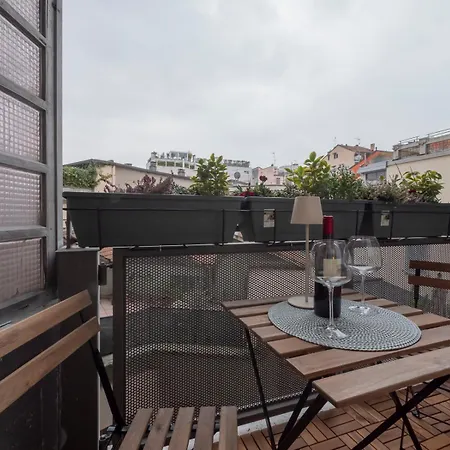 Spacious 2bdr With Balcony Arco-sempione Area, By Rentopolis * Milán