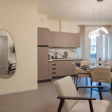 Spacious 2bdr With Balcony Arco-sempione Area, By Rentopolis Milán