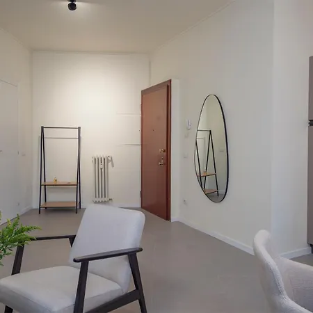 Spacious 2bdr With Balcony Arco-sempione Area, By Rentopolis Apartmán *