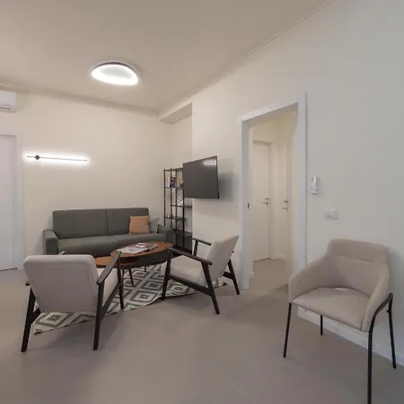 Apartmán Spacious 2bdr With Balcony Arco-sempione Area, By Rentopolis Milán