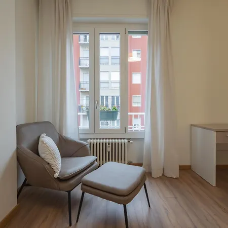 Spacious 2bdr With Balcony Arco-sempione Area, By Rentopolis Apartmán Milán
