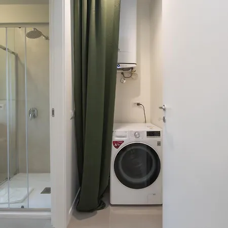 Spacious 2bdr With Balcony Arco-sempione Area, By Rentopolis ミラノ