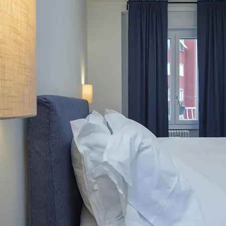 Spacious 2bdr With Balcony Arco-sempione Area, By Rentopolis * ミラノ
