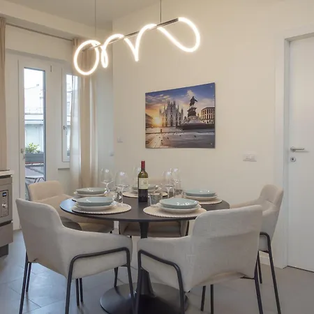 Spacious 2bdr With Balcony Arco-sempione Area, By Rentopolis Apartamento Milão